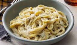 Velvety Alfredo: The Perfect Creamy Pasta Sauce